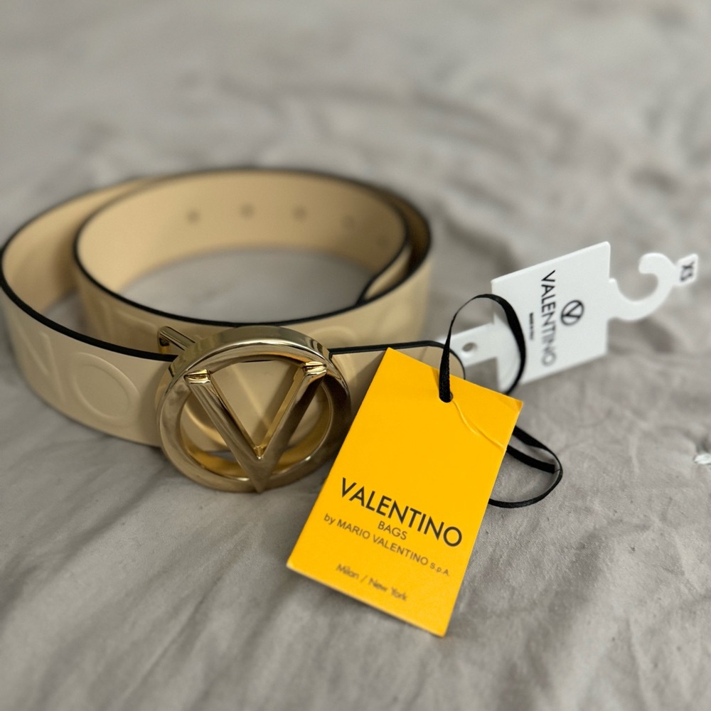 NWT Valentino by Mario Valentino Belt in Cream Size XS